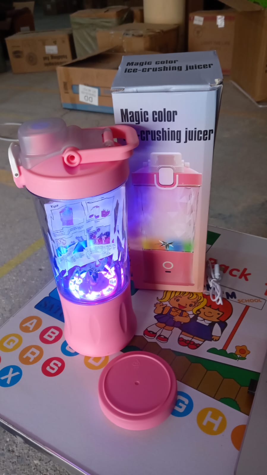 Eletric Crusher Juicer With Multicolor Light, 8 Blades (600 ML / Multicolor) Eletric Crusher Juicer With Multicolor Light, 8 Blades (600 ML / Multicolor)